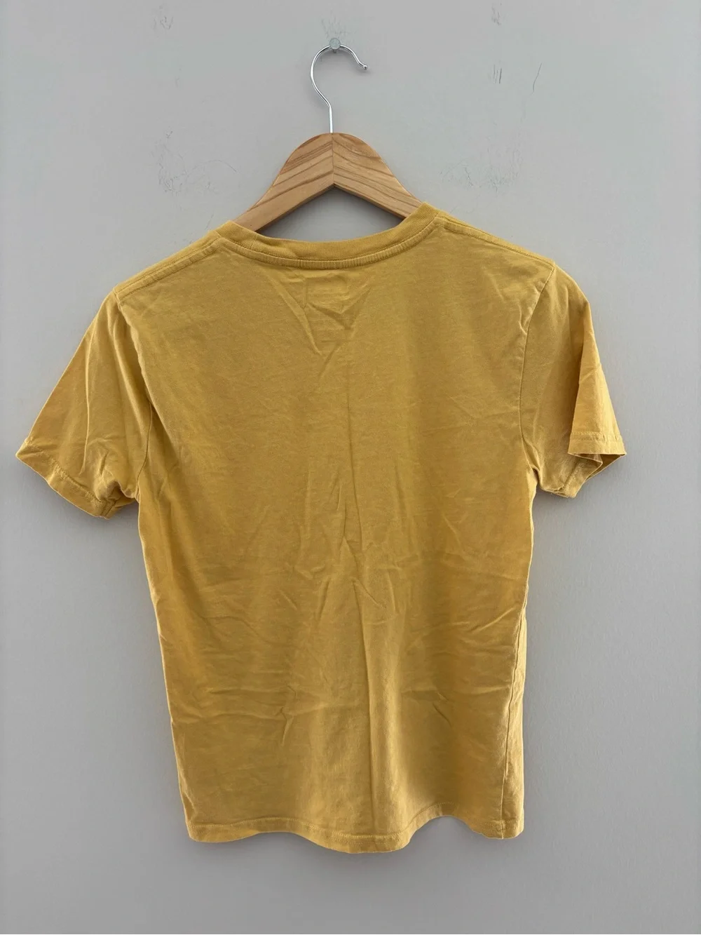 Quiksilver Mustard Yellow Logo Graphic T-Shirt Boys Large Surf Tee